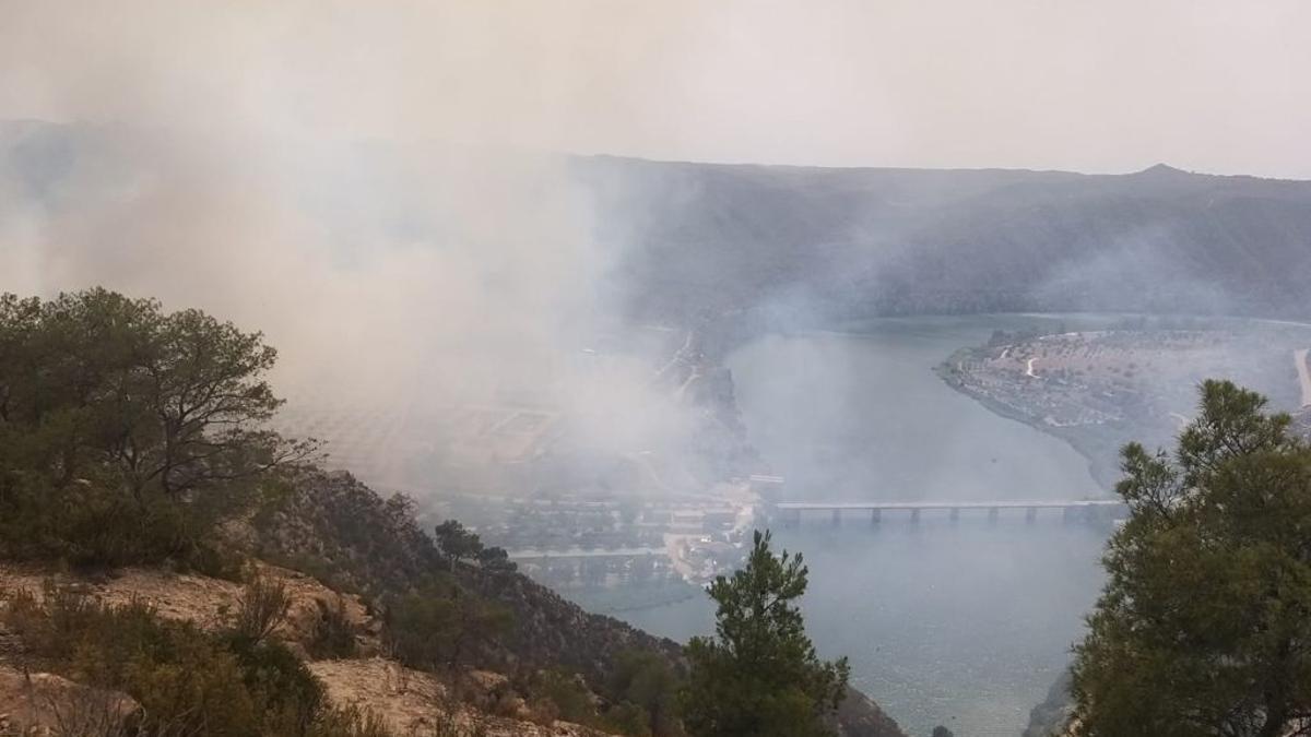 Imagen del incendio de La Pobla de Massaluca, este viernes