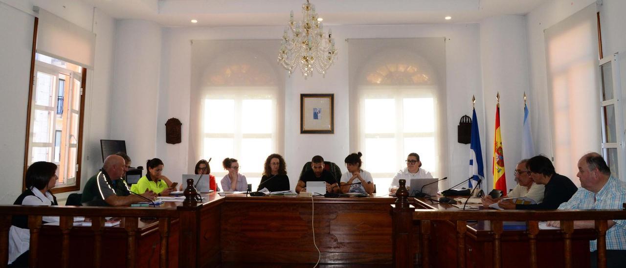 La reunión de la mesa de negociación con los sindicatos, celebrada ayer en el salón de plenos.