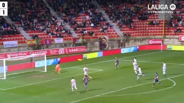 El segundo del Huesca llegó de las botas de Enol Rodríguez