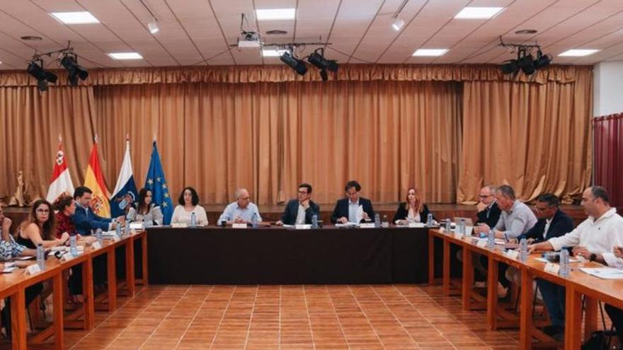 Gobierno de Canarias y Cabildo de La Gomera negocian cien millones para vías
