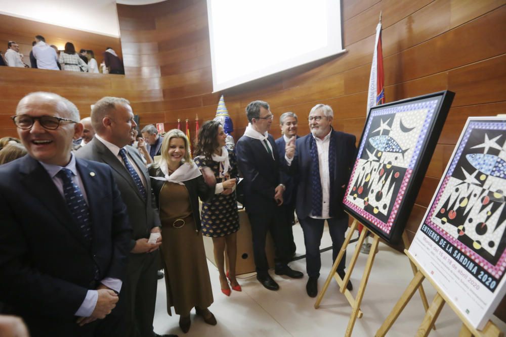 Presentación del cartel del Entierro de la Sardina y posterior reparto de pasteles de carne