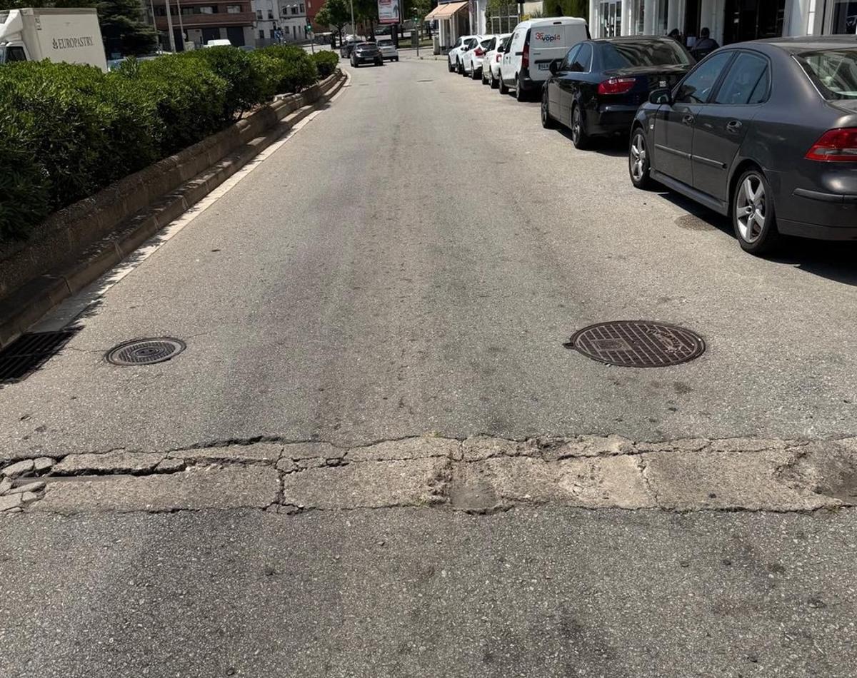 Badalona renovará el deteriorado pavimento de la Travessera de Montigalà