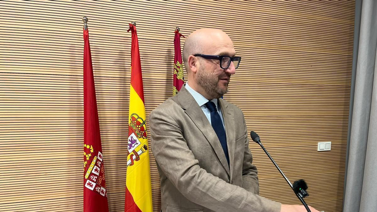 El edil y portavoz del PP, José Francisco Muñoz, tras la Junta de Gobierno celebrada este jueves en Espinardo.