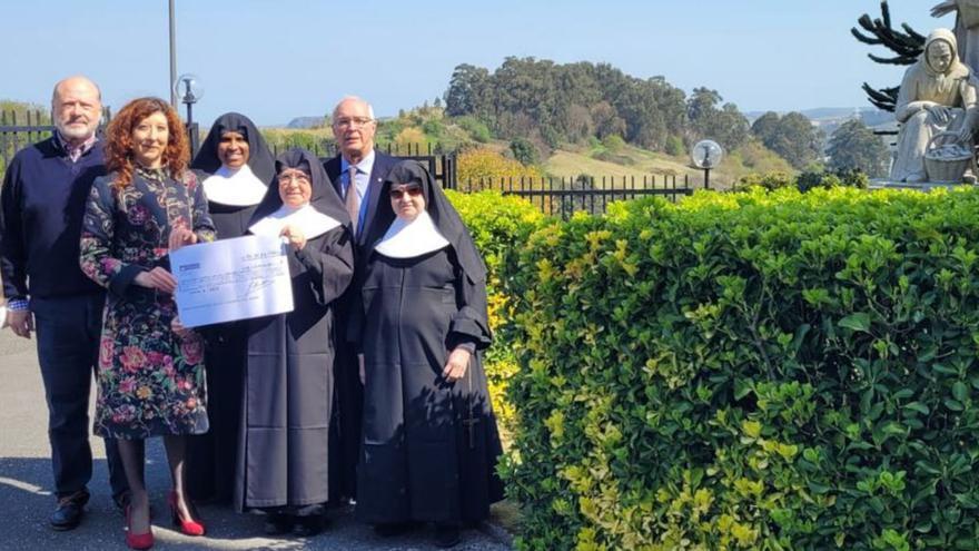 El Rotary Club dona al Asilo 1.500 euros recaudados en un festival benéfico