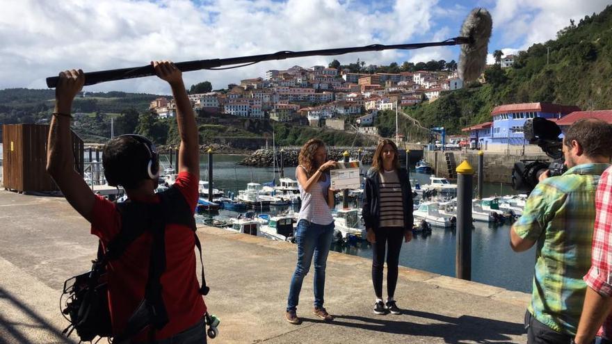 Ana García-Siñeriz, durante el rodaje en el puerto de Lastres, el pasado mes de septiembre.