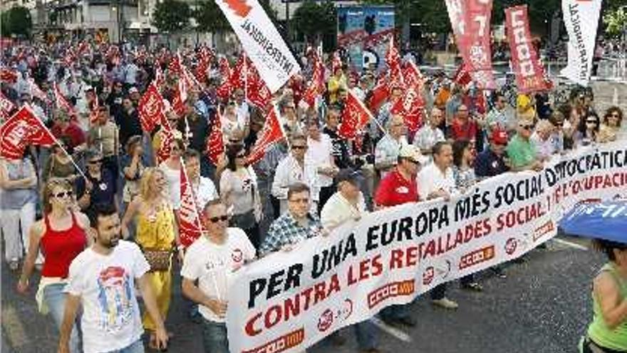 Manifestación en Valencia contra los recortes y la política de austeridad europea.