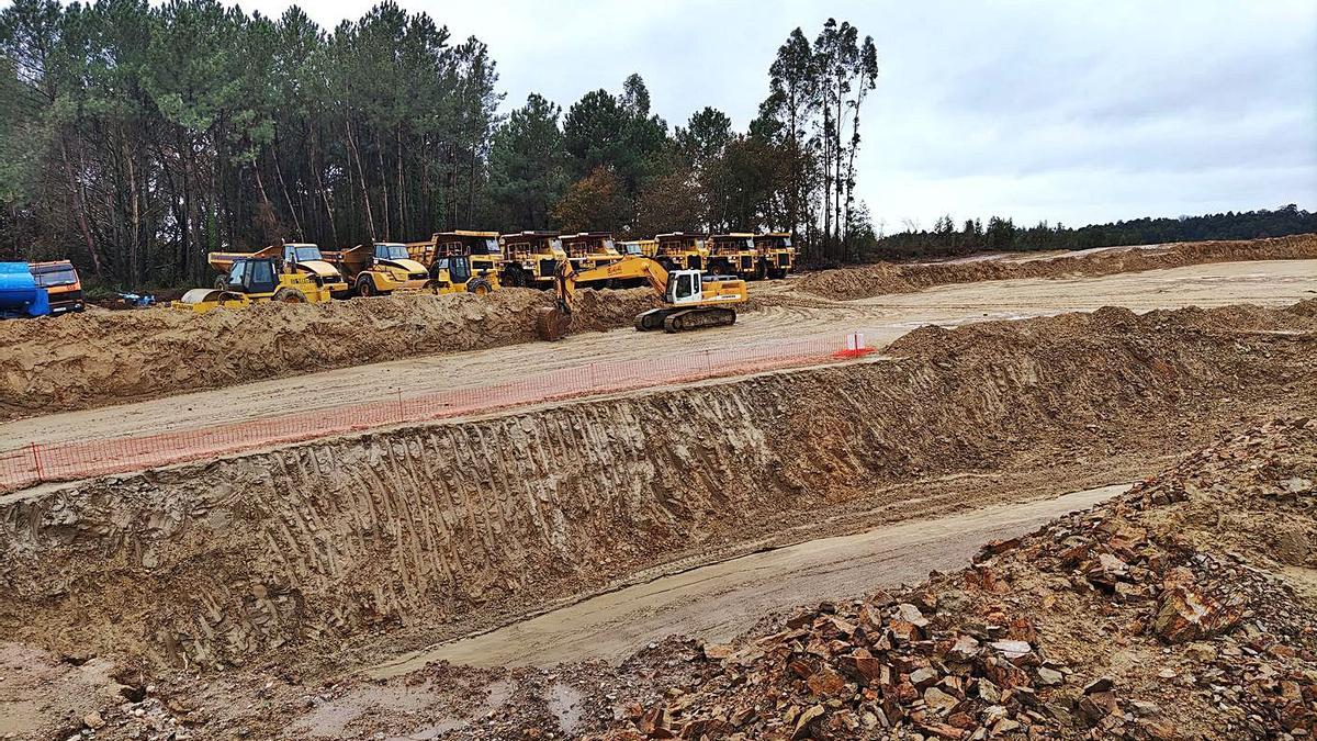 Obras de construcción del tramo para enlazar la vía ártabra con la autopista AP-9. |   // LA OPINIÓN