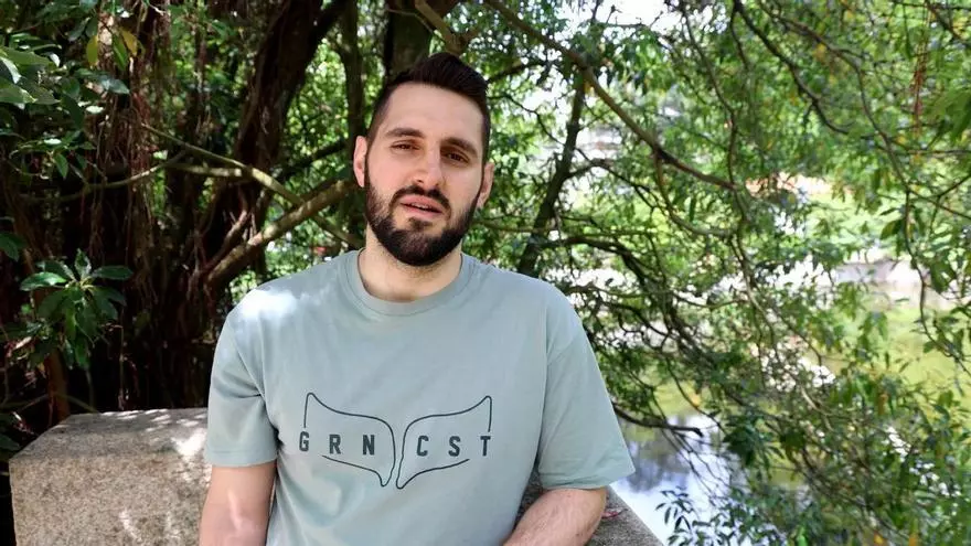 Este es Francisco Neira López, primer MIR de Dermatología en el CHUVI