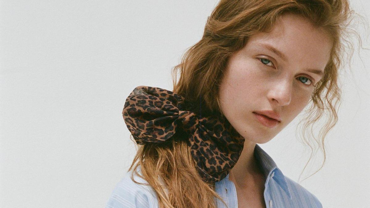 El leopardo llega a tu pelo: así es el lazo más bonito (y viral) de Zara