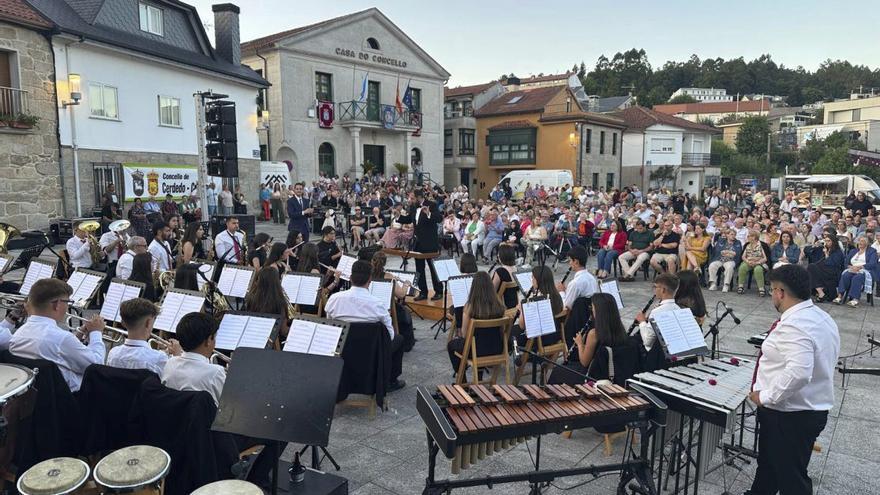 Evento cultural en la plaza 
del consistorio de Cerdedo.