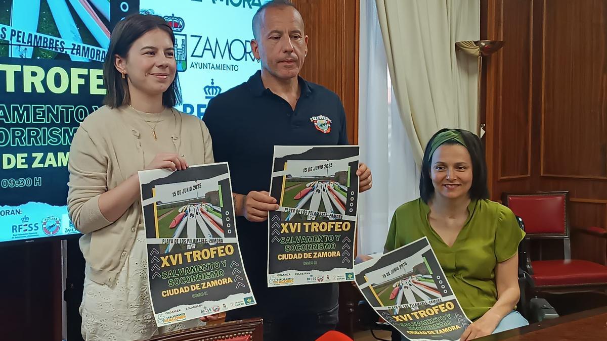 Laura Huertos, Óscar Vaquero y María Eugenia Cabezas presentan el Trofeo de Salvamento y Socorrismo "Ciudad de Zamora"