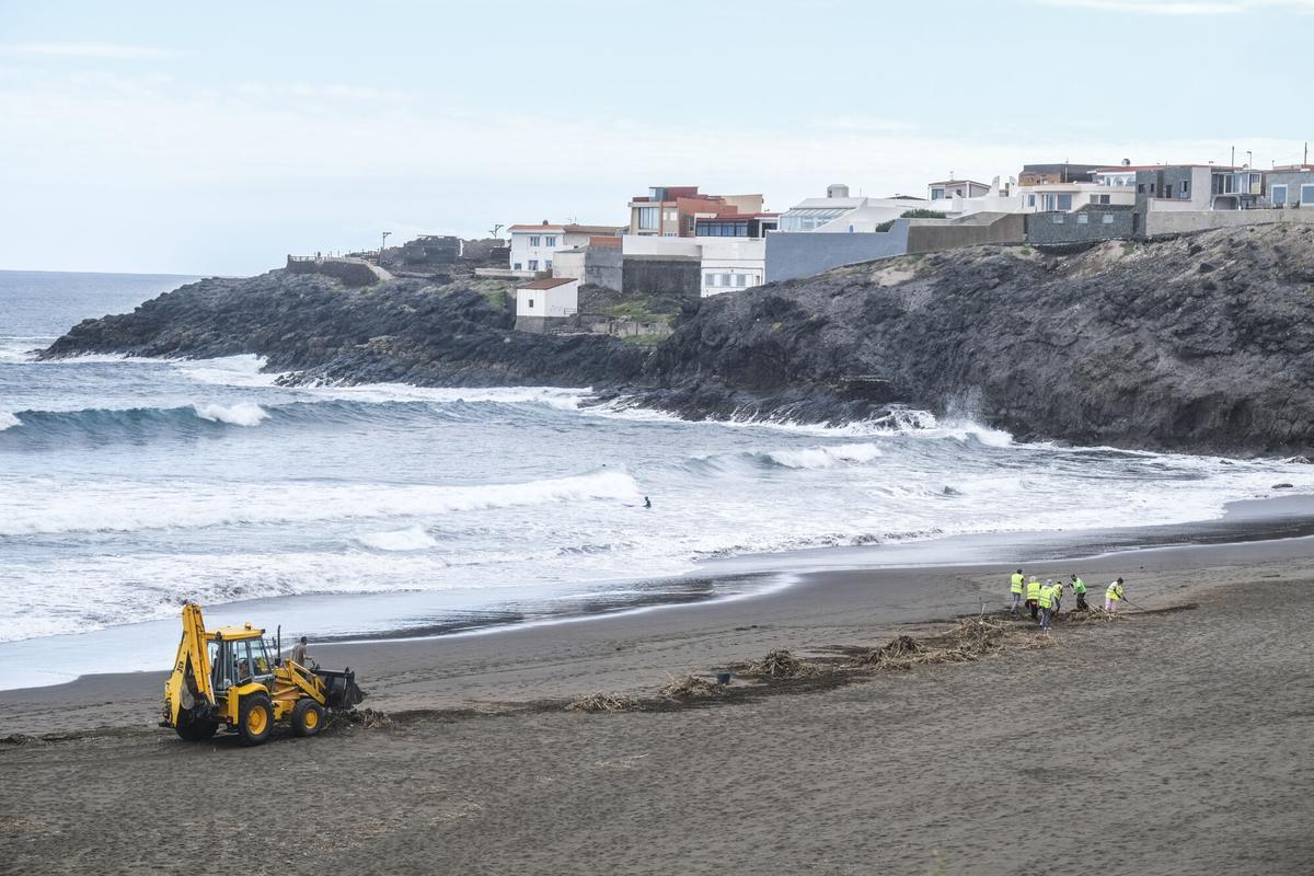 Playa de Hoya del Pozo en Telde tras las lluvias que afectaron a Canarias