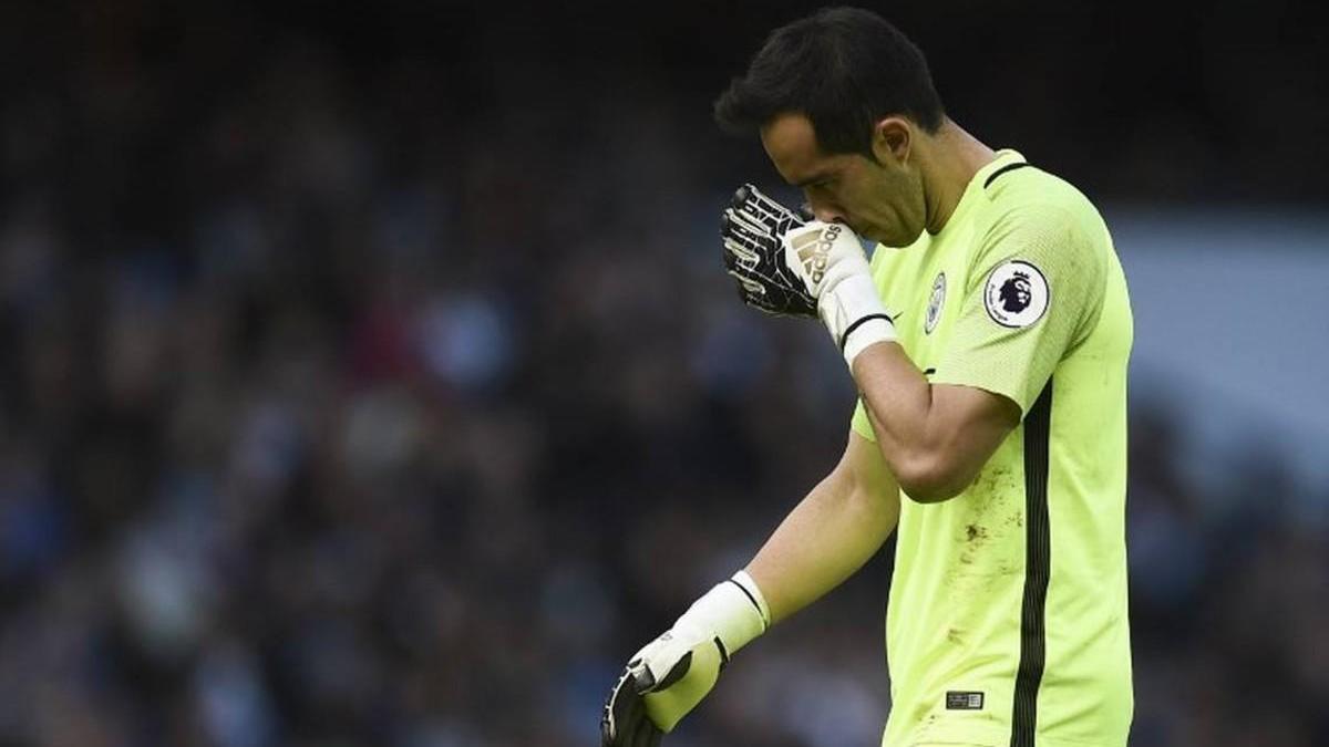 Claudio Bravo, lesionado de gravedad