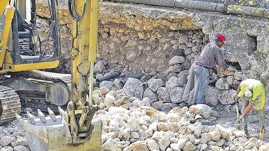 Medio Ambiente repara en Sóller un muro que cayó tres meses después de construirlo