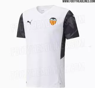 Filtran las posibles camisetas de juego del Valencia CF 21/22