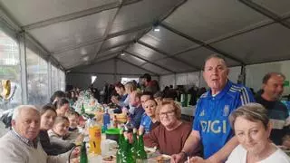 Éxito de la comida en la calle en Llanera, donde lo mejor del día de "es compartir tiempo" con familia y amigos