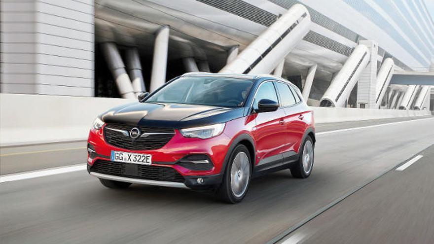 MODO ELÉCTRICO. El Grandland X Hybrid4 puedecurbir hasta 50 kilómetros en modo eléctrico.