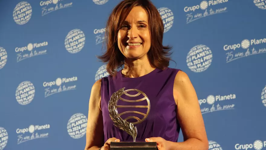 L’escriptora Paloma Sánchez-Garnica guanya el Premi Planeta amb la novel·la 'Victoria'