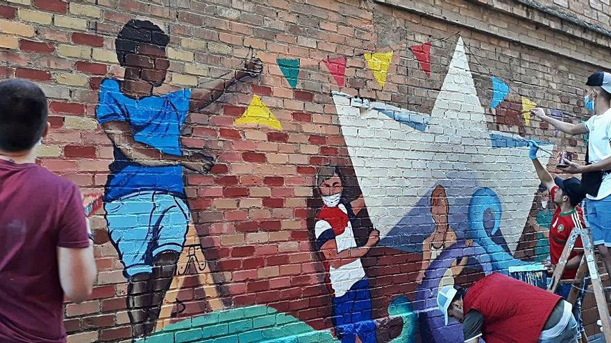 El mural, al carrer Na Bastardes, quedarà llest el setembre