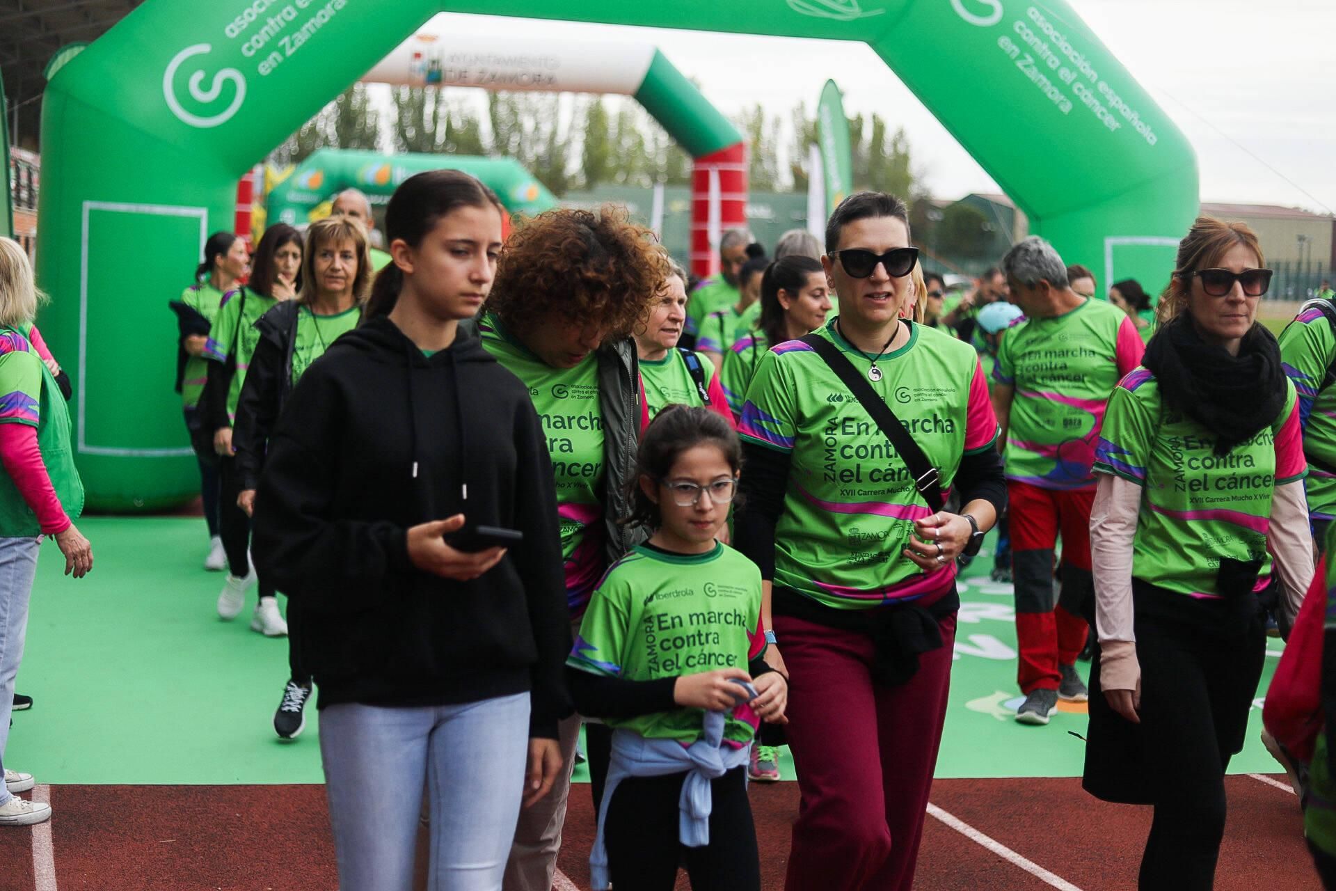 GALERÍA | Búscate en la carrera "Mucho x Vivir" contra el cáncer en Zamora