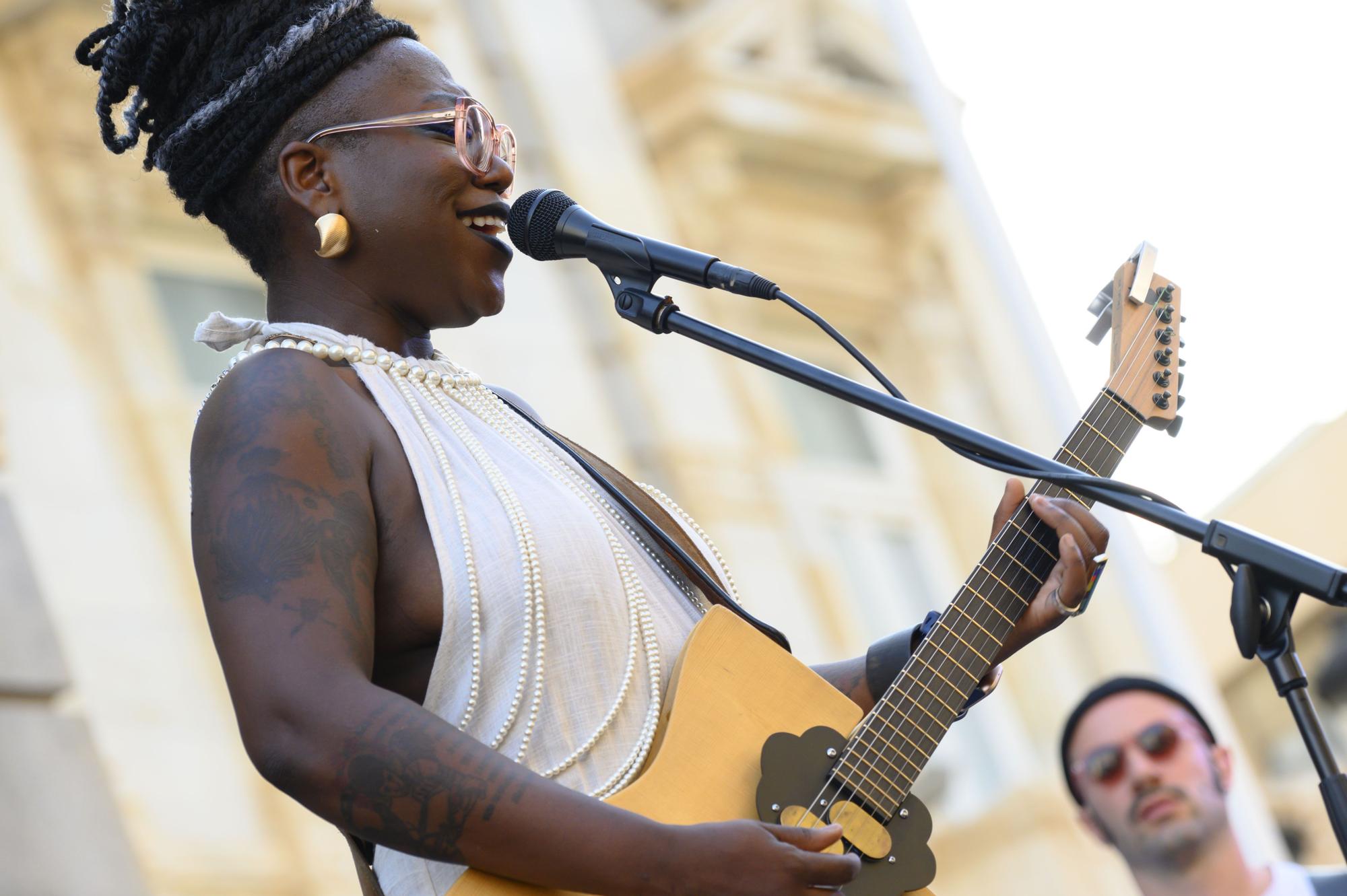 Melissa Laveaux y Rozalén en La Mar de Músicas