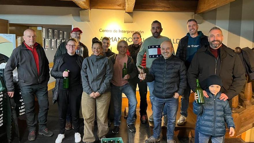 Sidra "asgaya" en Pola de Laviana el domingo 20, con motivo del I Concurso de bebida Casera "Cuenca del Nalón"