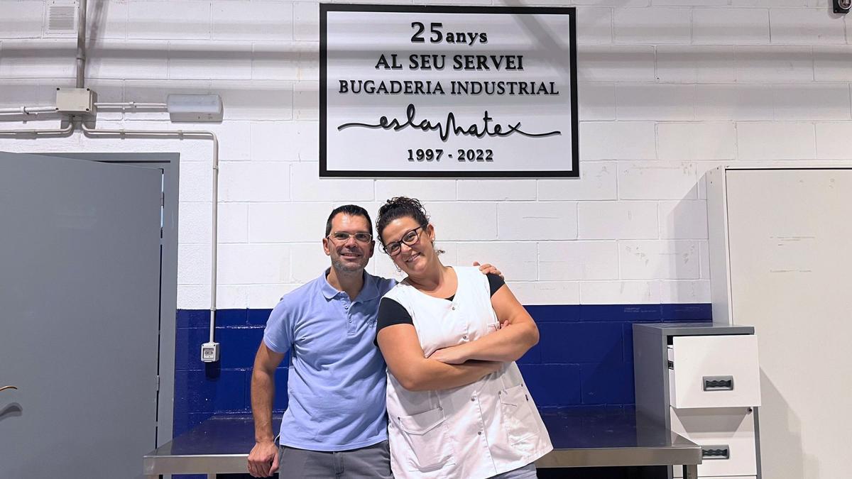 Òscar Coll i Ester Egea, gerents de Bugaderia Eslamatex.