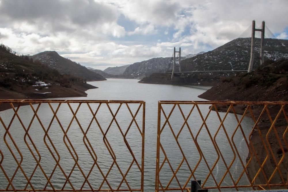 Así está el pantano de Barrios de Luna