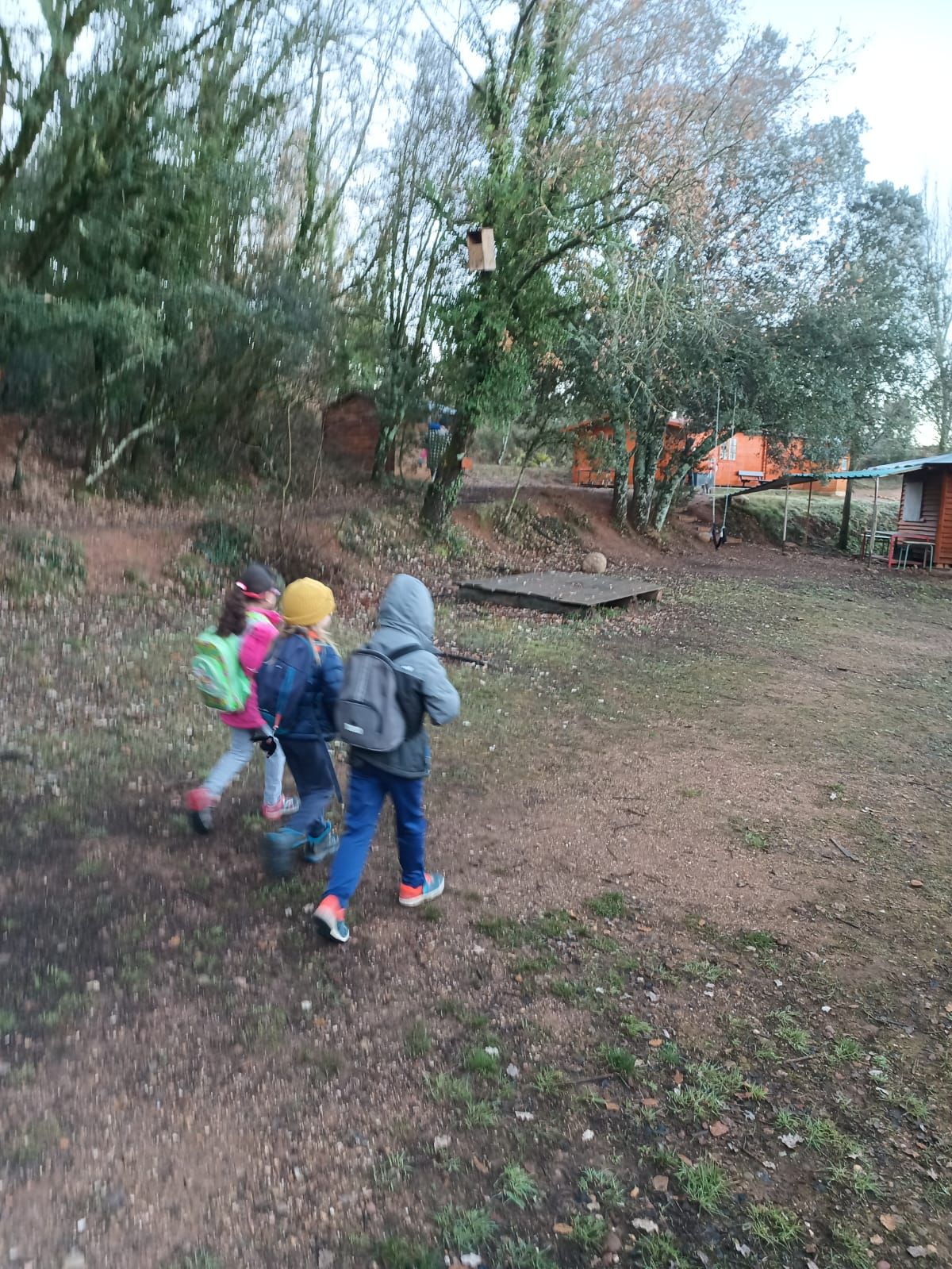 En imágenes | Los niños vuelven a la escuela de Caneto