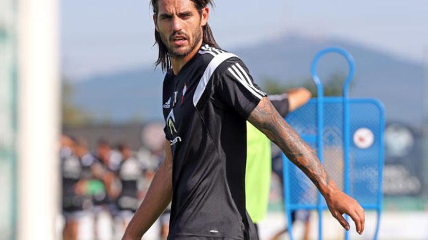 Larrivey durante un entrenamiento del Celta // Marta G. Brea