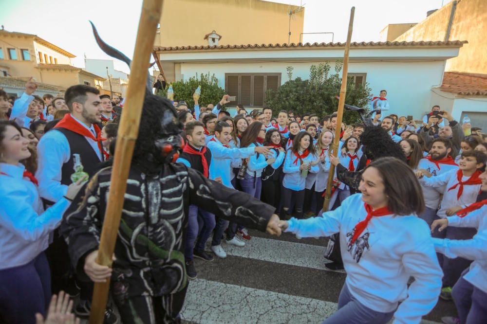 Sant Antoni 2018: Artà ya vibra con los 'dimonis'