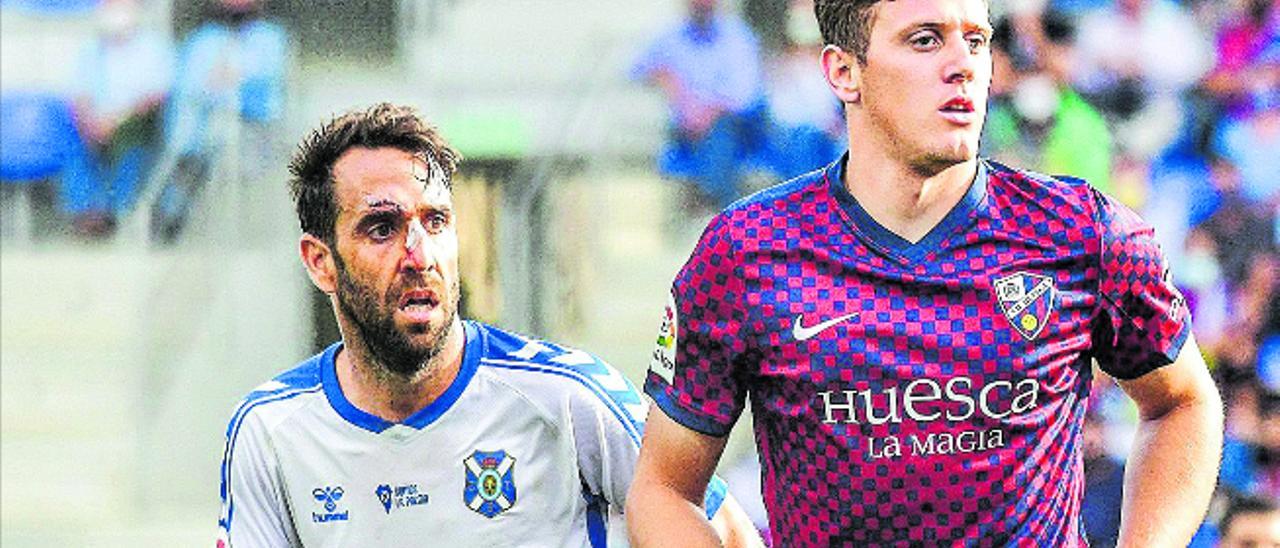 Carlos Ruiz, durante el partido del pasado sábado entre el Huesca y el Tenerife.