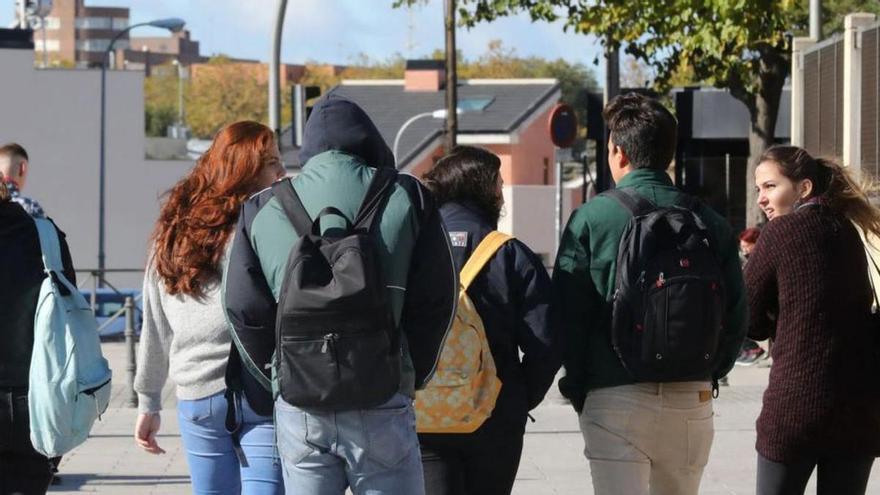 Casi el 10% de los menores de 30 años en Aragón ni estudia ni trabaja