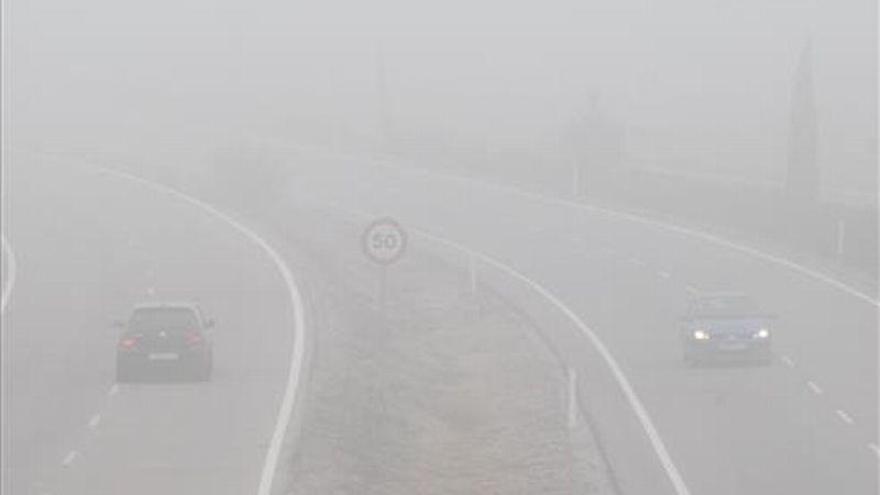 Niebla densa en varios tramos de carreteras de Huesca y Teruel