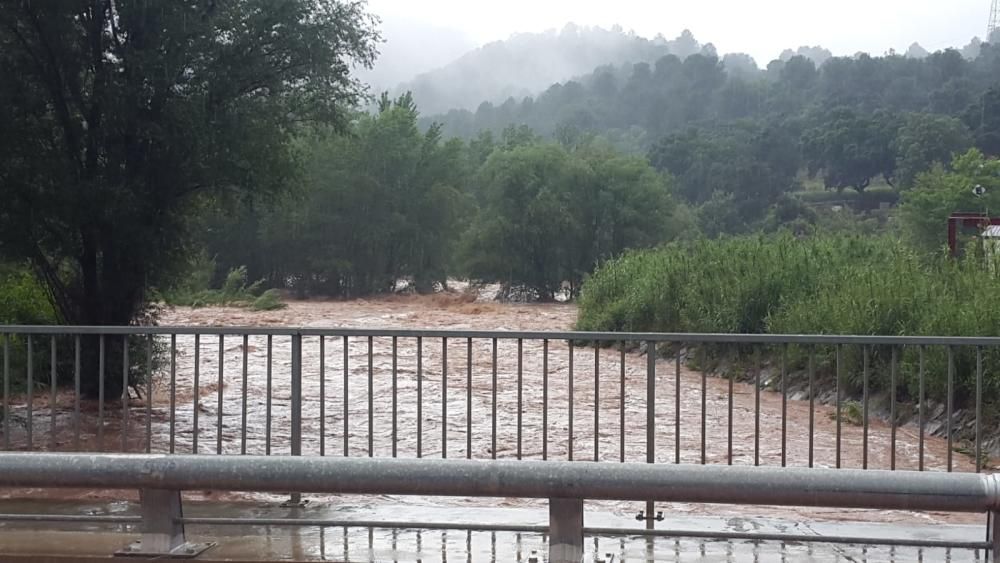 Inundacions per un fort aiguat a Castellbell i el