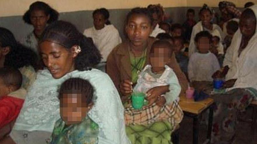 Madres etíopes con sus hijos.