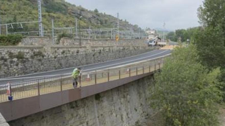 La passera entre el Pont Vell i l&#039;estació de la Renfe s&#039;obre demà