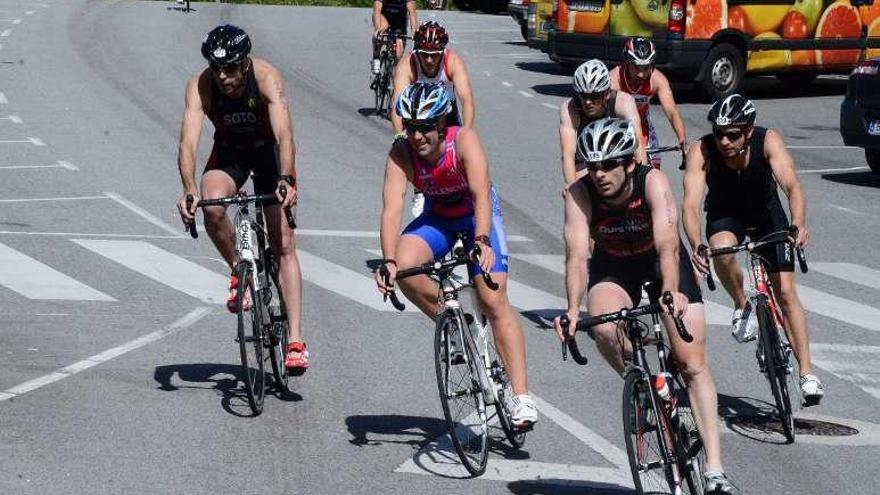 Una prueba de triatlón celebrada en O Morrazo. // Gonzalo Núñez