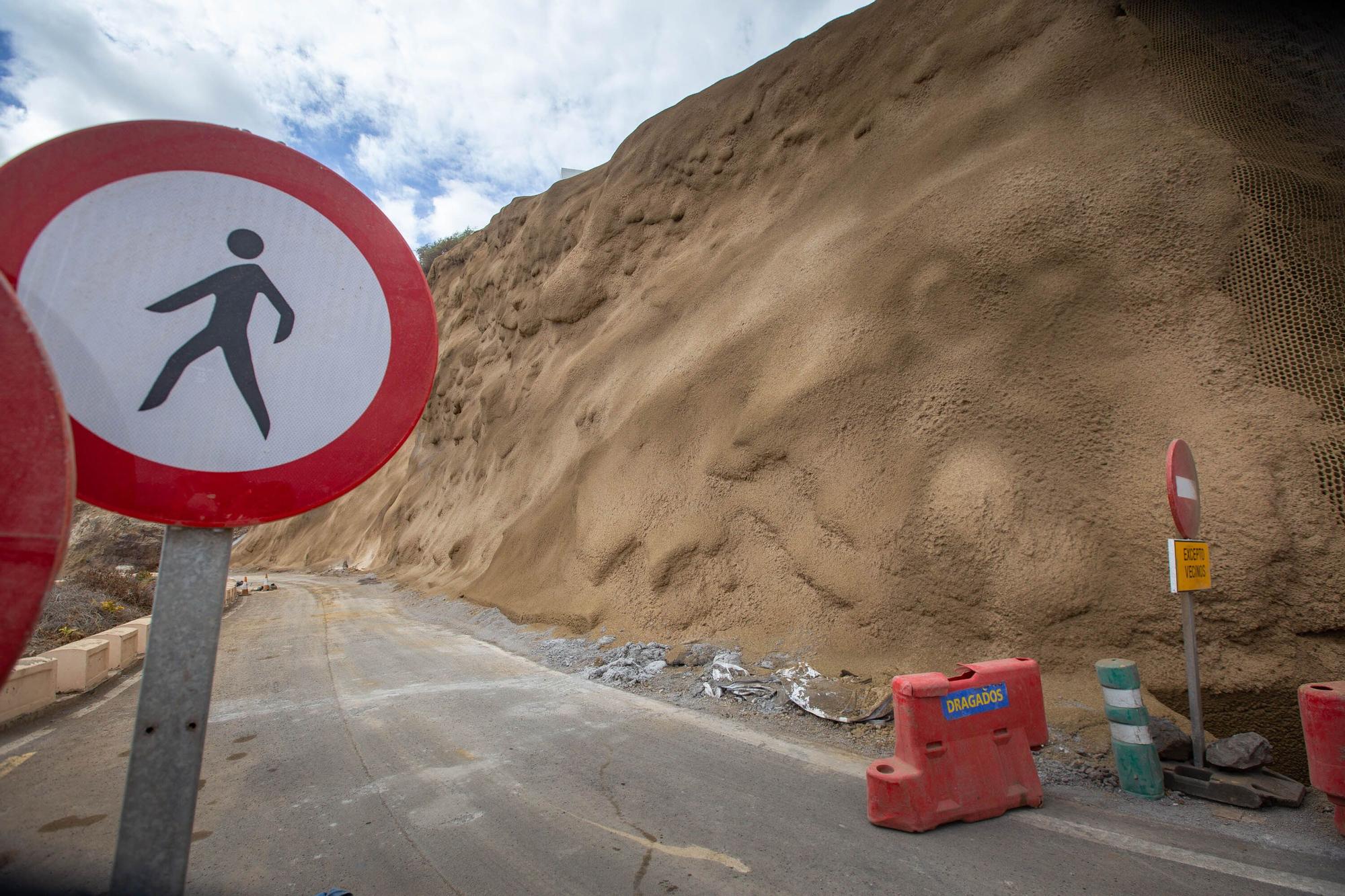 Obras en el talud de Almáciga