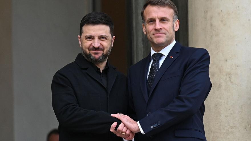 Así ha recibido Macron a Sánchez en París para la reunión internacional sobre Ucrania