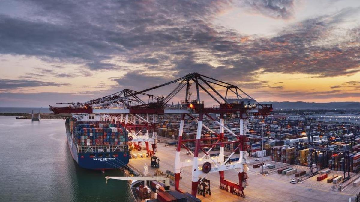 El Puerto de Barcelona lleva 20 años desarrollando servicios logísticos específicos, basados en soluciones intermodales terrestre-marítimas