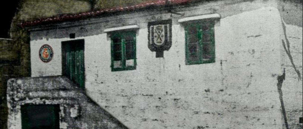 Escola nº1 de nenos de Cangas, compartida co concello. Permanecería neste local case un século. | FDV