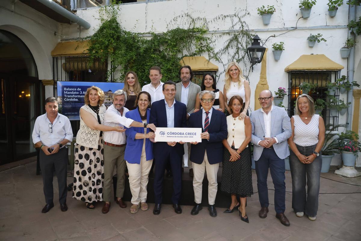 A.J.González Córdoba El portavoz del PP de Córdoba y alcalde de la ciudad, José María Bellido, junto a los concejales del Grupo PP en el Ayuntamiento de Córdoba, realiza un balance de gestión de los tres años de gobierno municipal