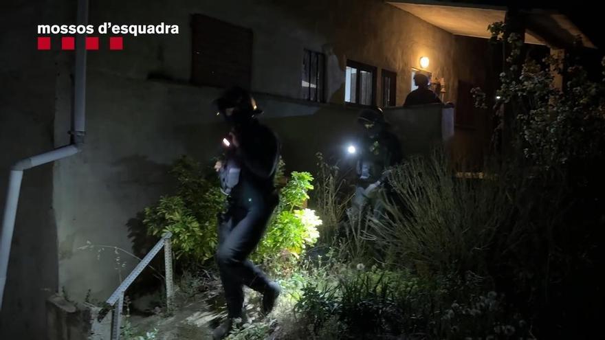 Operativo policial en marcha en Girona y otros municipios para desmantelar un grupo criminal dedicado al tráfico de marihuana