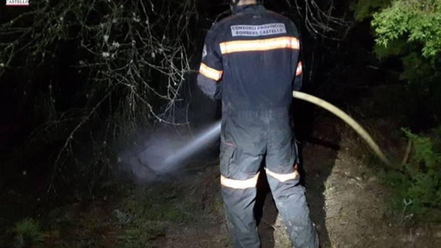 Los bomberos apagan cuatro incendios en una noche