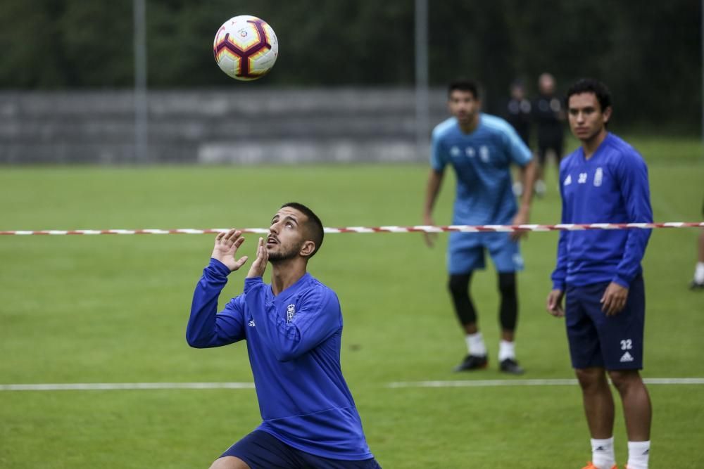 Presentación de Yoel Bárcenas y entrenamiento del Oviedo