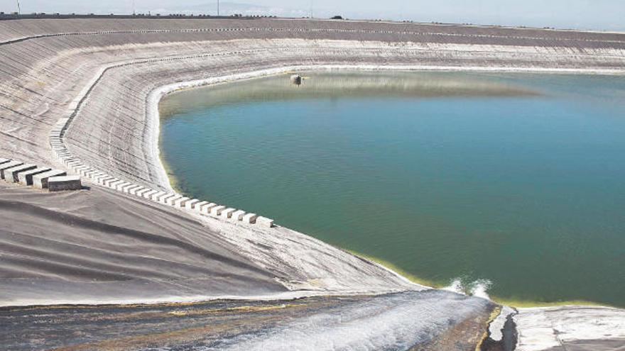 El Cabildo garantiza el riego y descarta cortes de agua en verano a los agricultores