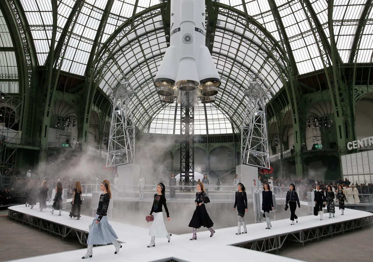 El cohete de Chanel conquista el cielo de la moda