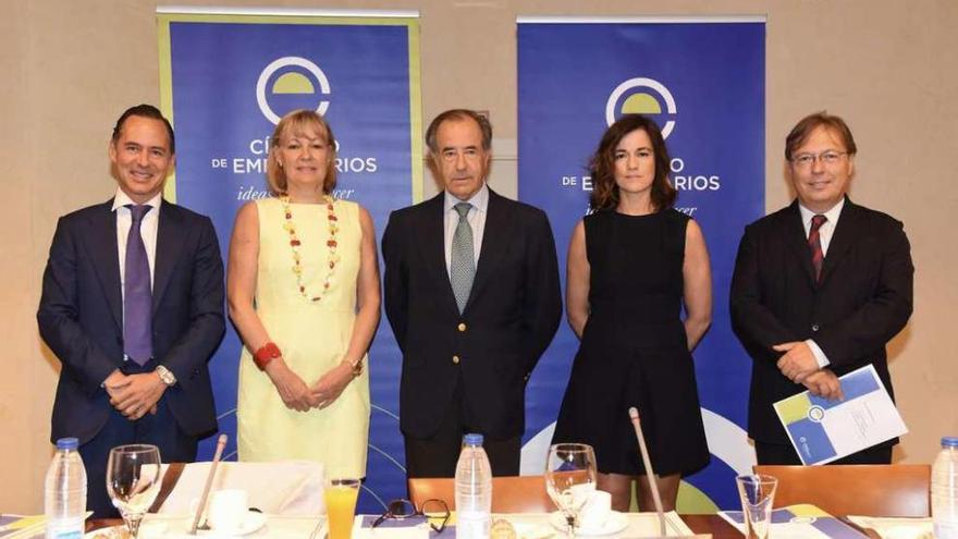 Por la izquierda, Íñigo Sagardoy, Cecilia Julin, Jesús Sáinz, Rocío Hervella y Josep Santacreu.