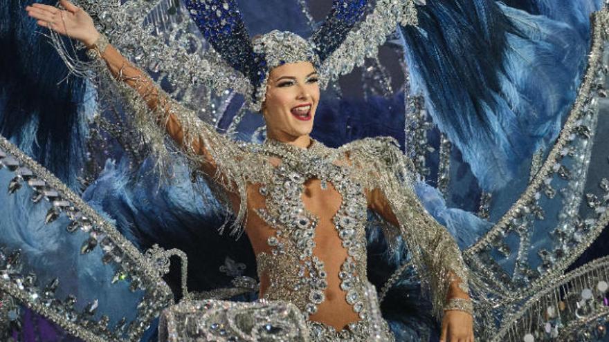Sara Cruz Teja, reina del Carnaval de Santa Cruz de Tenerife